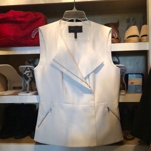 Women’s white zip front jacket/blouse